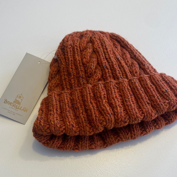 Inverallan Orange Knit Beanie.NWT. Box11